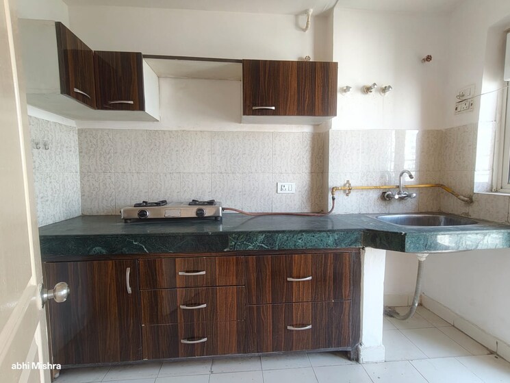 Kitchen, paras-tierea 2 Bedroom 825 Sq.Ft. Apartment In Sector 137 Noida 9542478