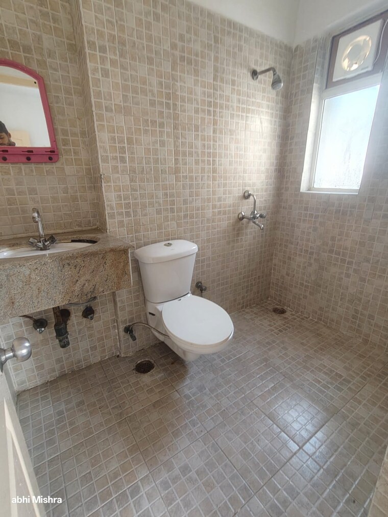 Bathroom, paras-tierea 2 Bedroom 825 Sq.Ft. Apartment In Sector 137 Noida 9542524