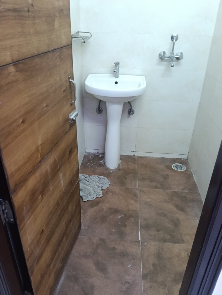 Bathroom, ms-enclave-zirakpur 3 Bedroom 1044 Sq.Ft. Apartment In Dhakoli Zirakpur 9542601
