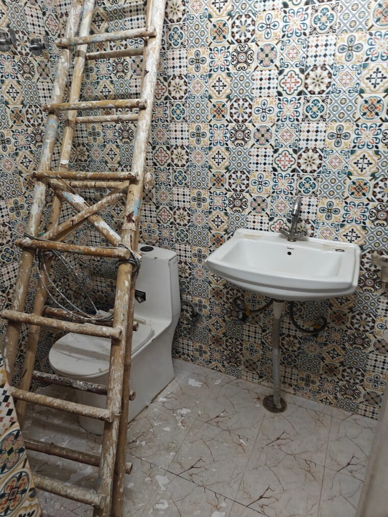 Bathroom, patparganj 2 Bedroom 901 Sq.Ft. Apartment In Patparganj Delhi 9542553