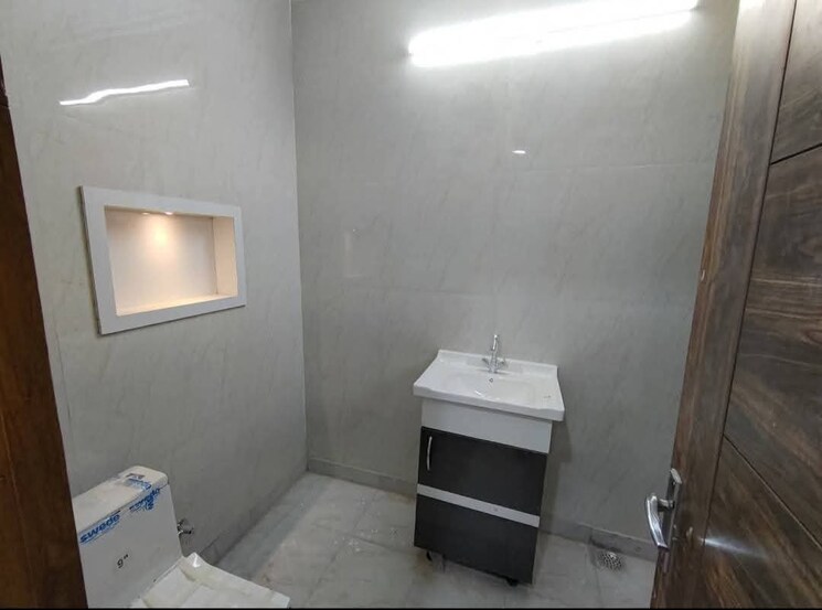 Bathroom, anangpur 3 Bedroom 134 Sq.Yd. Builder Floor In Anangpur Faridabad 9542781