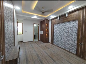Room in 3 BHK Builder Floor at Anangpur – for Sale