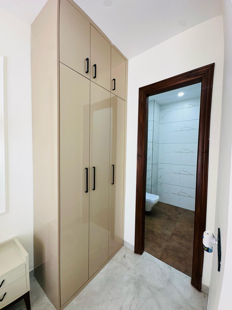 Room, high ground 3 Bedroom 2100 Sq.Ft. Villa In High Ground Zirakpur 9542666