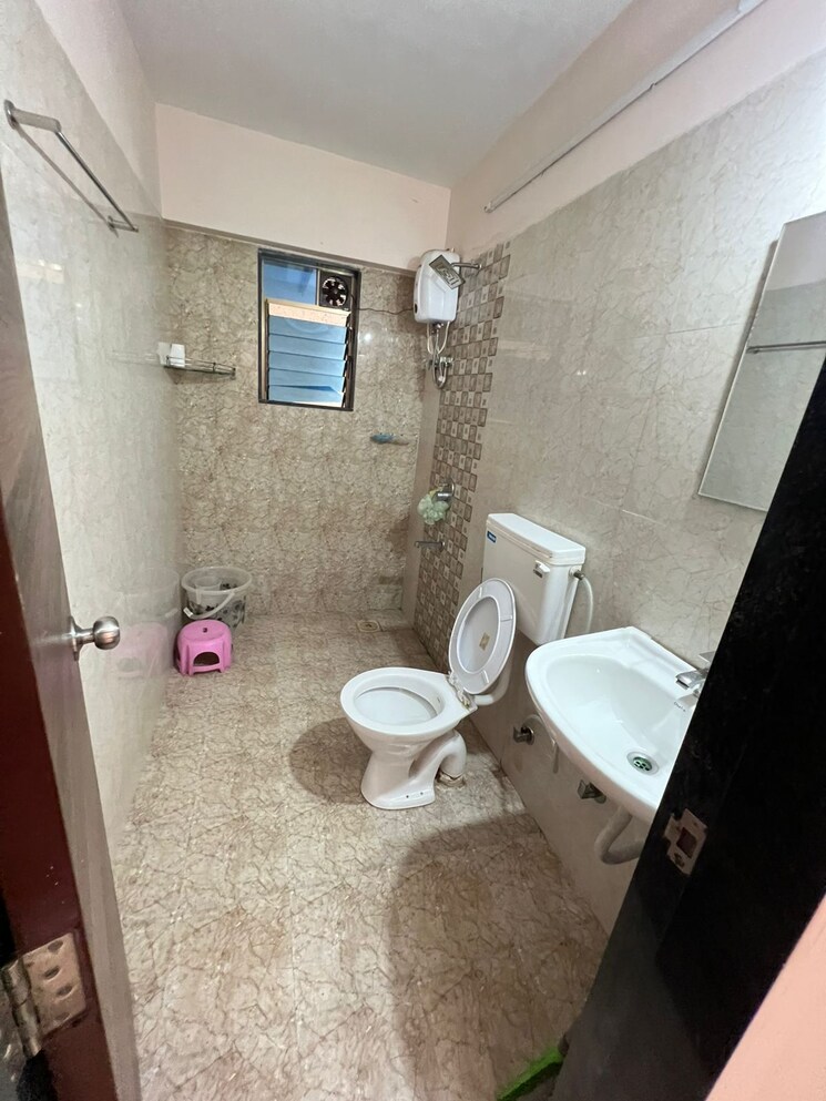 Bathroom, andheri west Pg For Boys In Andheri West 9542774