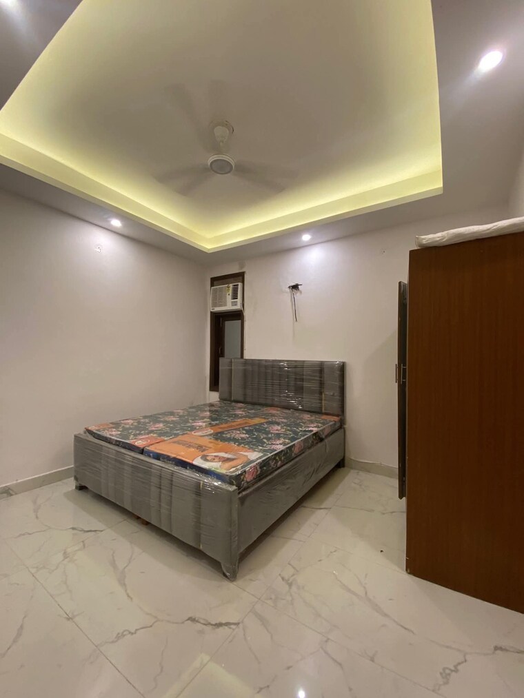 Bedroom, freedom fighters enclave 2 Bedroom 1000 Sq.Ft. Apartment In Freedom Fighters Enclave Delhi 9542757
