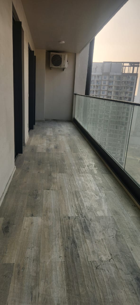 3 BHK + Servant Room Apartment For Rent in M3M Sky City