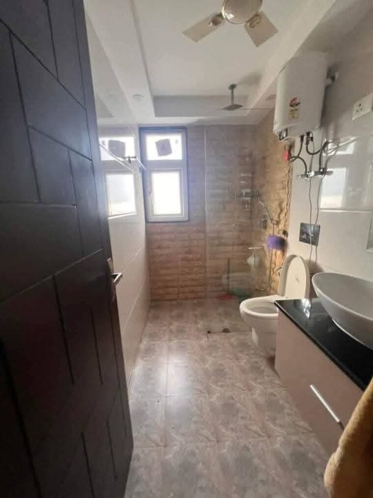 Bathroom, freedom fighters enclave 2 Bedroom 1050 Sq.Ft. Apartment In Freedom Fighters Enclave Delhi 9542800