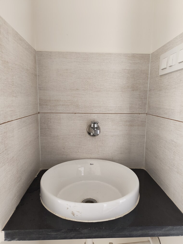 Bathroom, yashwin-orizzonte 2 Bedroom 800 Sq.Ft. Apartment In Kharadi Pune 9542857