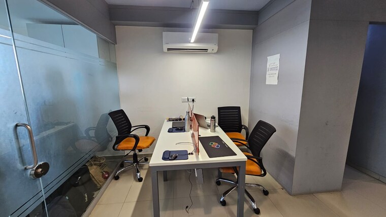 Team Area, shivalik-shilp Commercial Office Space 1022 Sq.Ft. In Sanidhya Ahmedabad 9542831