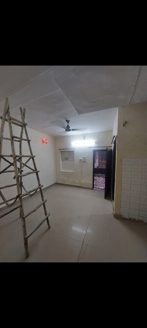 Room in 1 BHK Apartment at Aadharshila Apartment, Sarita Vihar – for Rent