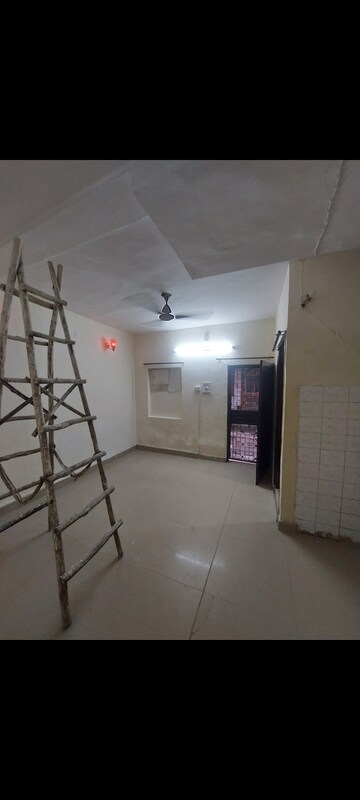 Room in 1 BHK Apartment at Aadharshila Apartment, Sarita Vihar – for Rent