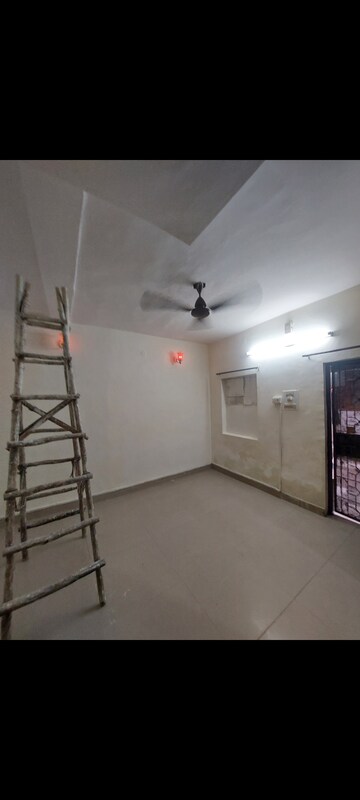 Room in 1 BHK Apartment at Aadharshila Apartment, Sarita Vihar – for Rent