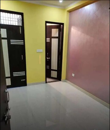 Room in 2 BHK Independent House at Gomti Nagar – for Rent