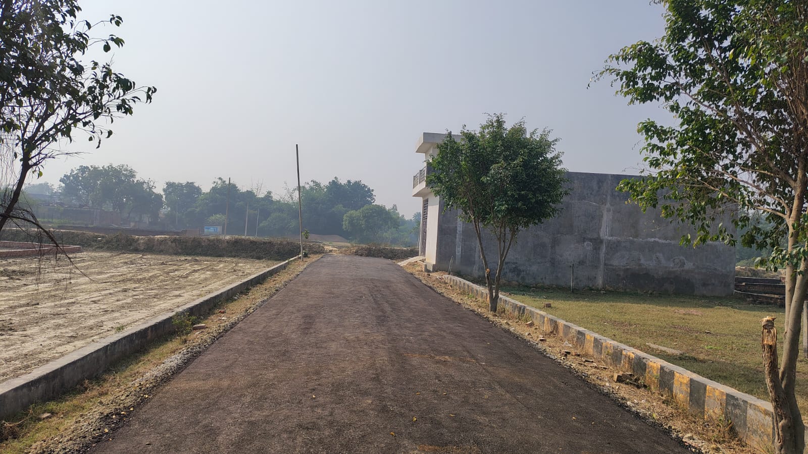 Plot For Sale in Mohanlalganj