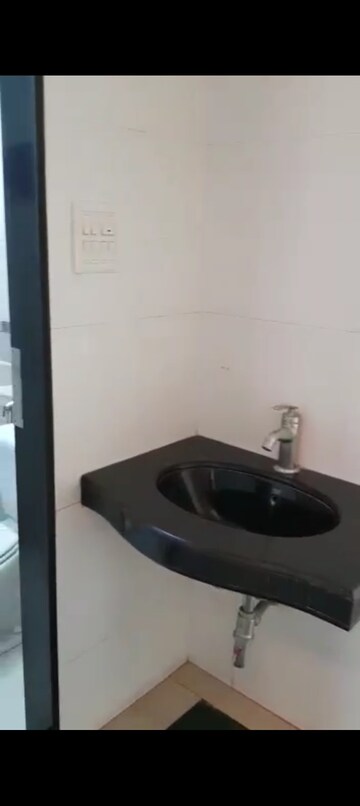 Furnished Amenities in 2 BHK Apartment at Hiranandani Meadows, Manpada – for Rent