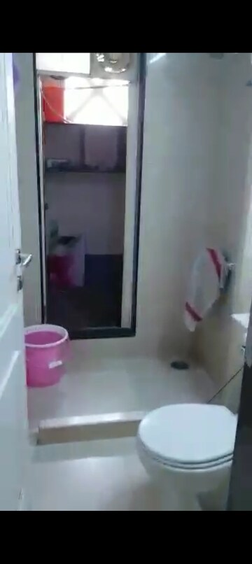 Furnished Amenities in 2 BHK Apartment at Hiranandani Meadows, Manpada – for Rent