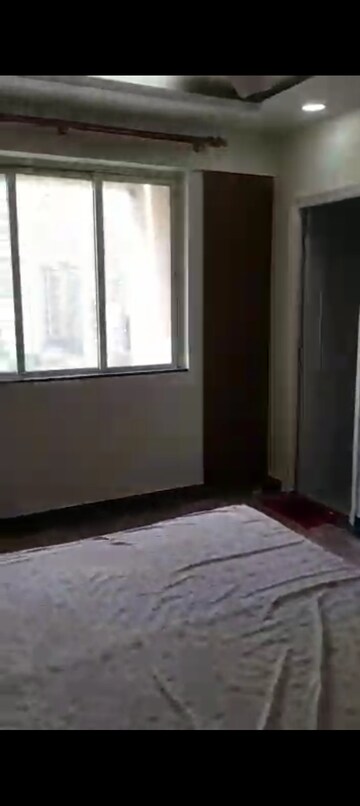 Bedroom in 2 BHK Apartment at Hiranandani Meadows, Manpada – for Rent