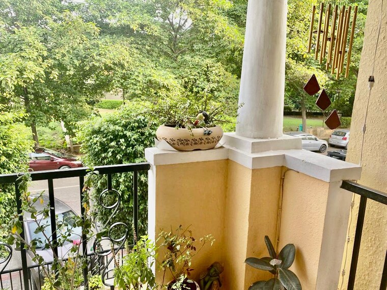 Balcony, emaar-mgf-emerald-hills 4 Bedroom 1800 Sq.Ft. Apartment In Sector 65 Gurgaon 9542928