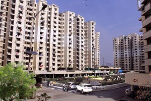 2 BHK Apartment For Rent in SRS Royal Hills, Sector 87