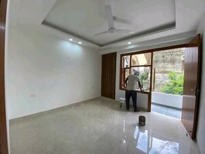 Room in 2 BHK Apartment at Chattarpur – for Rent