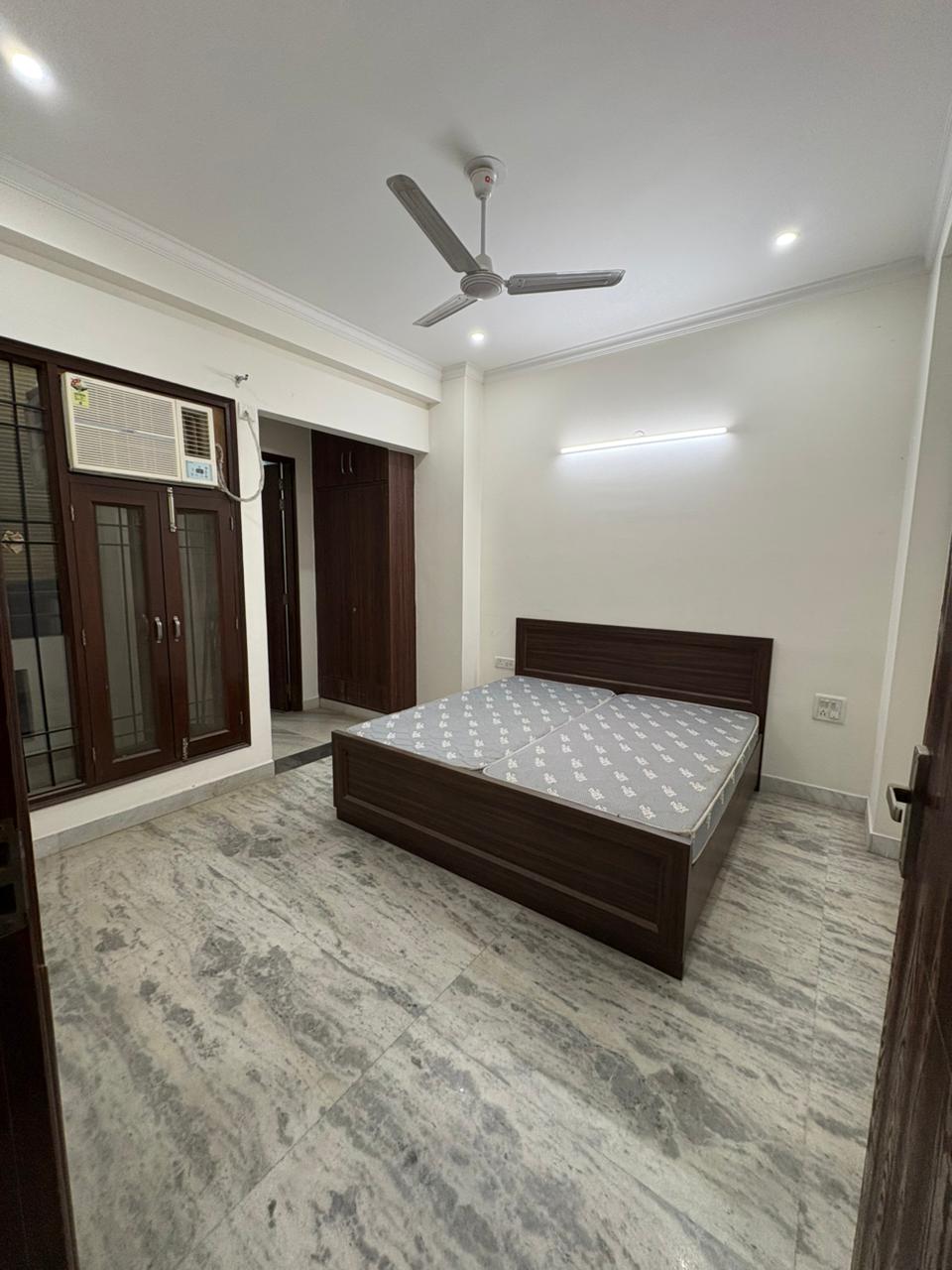 1 BHK Builder Floor For Rent in Sector 31