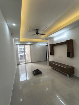 Room in 2 BHK Apartment at Signature The Millennia 3, Sector 37d – for Rent