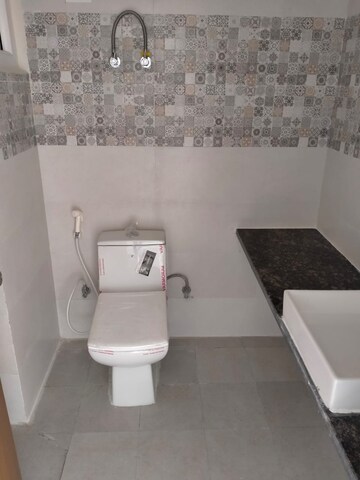 Bathroom in 1 BHK Apartment at Paramount Golfforeste, Zeta I Greater Noida – for Rent