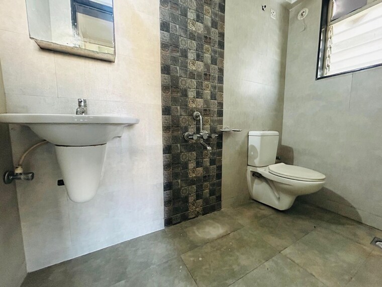 Bathroom, suncity-apartment 2 Bedroom 1100 Sq.Ft. Apartment In Anand Nagar Pune 9542988