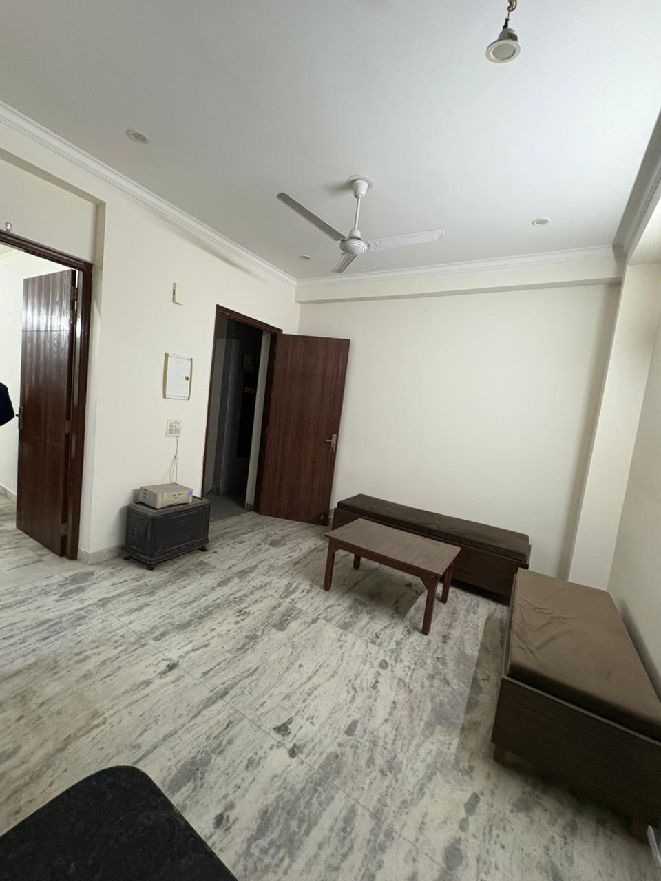 1 BHK Builder Floor For Rent in Sector 31