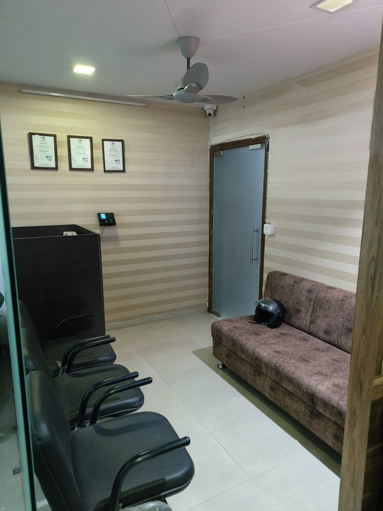 Team Area, ashirwad-paras Commercial Office Space 1488 Sq.Ft. In Prahlad Nagar Ahmedabad 9543104