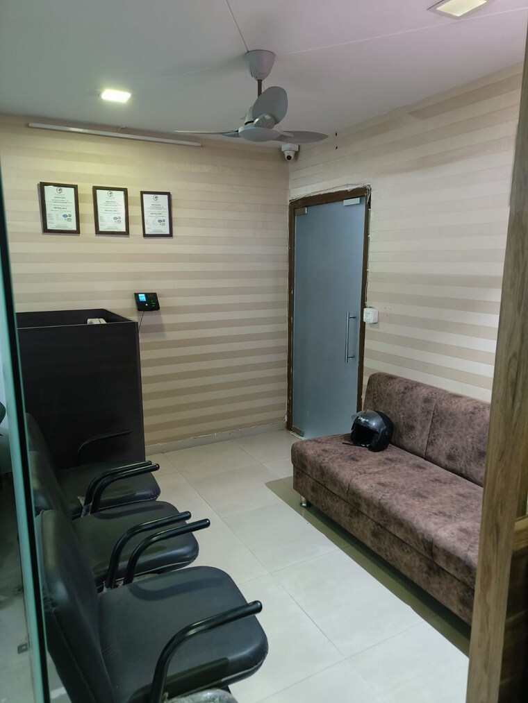 Team Area, ashirwad-paras Commercial Office Space 1488 Sq.Ft. In Prahlad Nagar Ahmedabad 9543104