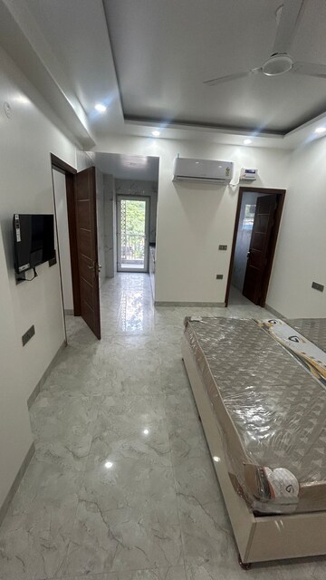 Building Lobby in 1 BHK Builder Floor at Sector 31 – for Rent
