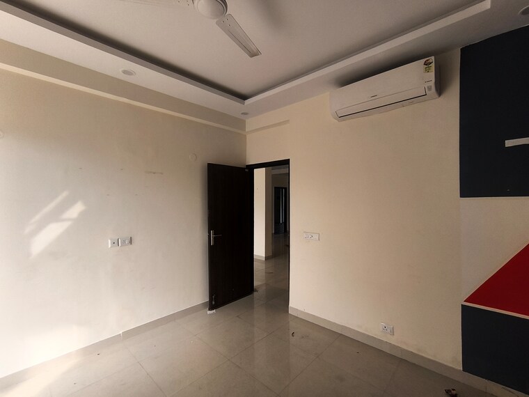 Room, bptp-amstoria 3 Bedroom 2229 Sq.Ft. Builder Floor In Sector 102 Gurgaon 9543229