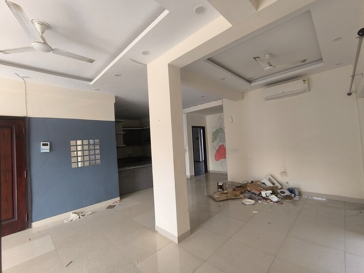  Parking, bptp-amstoria 3 Bedroom 2229 Sq.Ft. Builder Floor In Sector 102 Gurgaon 9543229