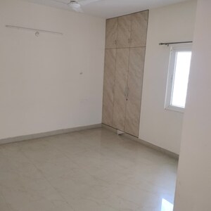 Room in 3.5 BHK Apartment at Nandakini Alaknanda Estate, Amar Shaheed Path – for Sale