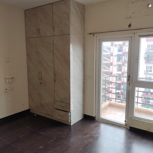 Room in 3.5 BHK Apartment at Nandakini Alaknanda Estate, Amar Shaheed Path – for Sale