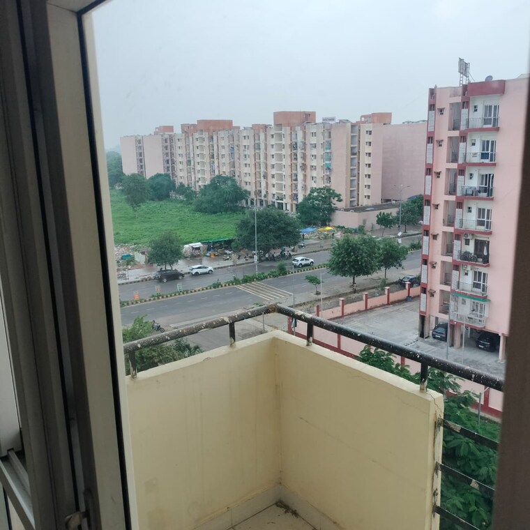 Balcony, nandakini-alaknanda-estate 3.5 Bedroom 1646 Sq.Ft. Apartment In Amar Shaheed Path Lucknow 9543175