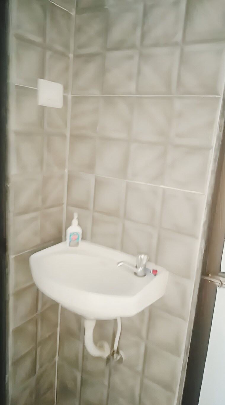 Bathroom, aquarius-indus 1 RK 450 Sq.Ft. Apartment In Nalasopara West Palghar 9543283