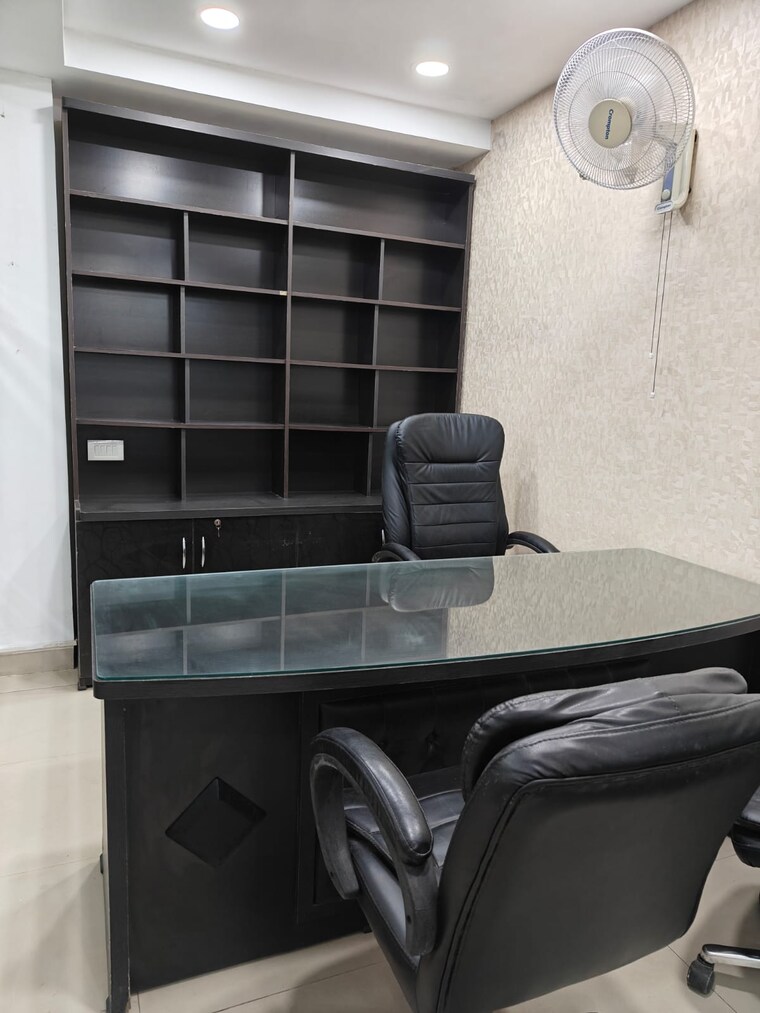 undefined, defence colony Commercial Office Space 350 Sq.Yd. In Defence Colony Delhi 9543250