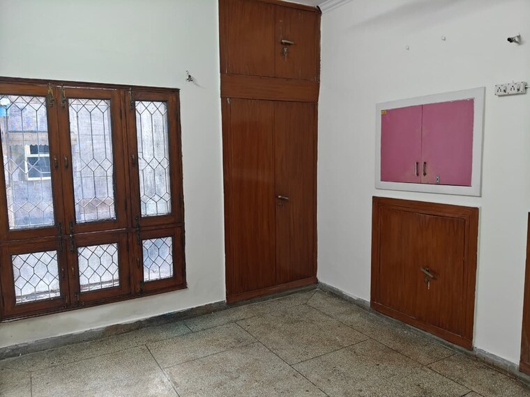 Room, sector 12 2 Bedroom 252 Sq.Ft. Independent House In Sector 12 Noida 9543342