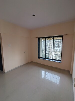 Room in 1 BHK Apartment at Amrut Aangan, Kalwa – for Rent