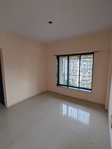 Room in 1 BHK Apartment at Amrut Aangan, Kalwa – for Rent