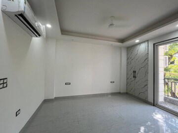 Room in 3 BHK Builder Floor at Chattarpur – for Rent