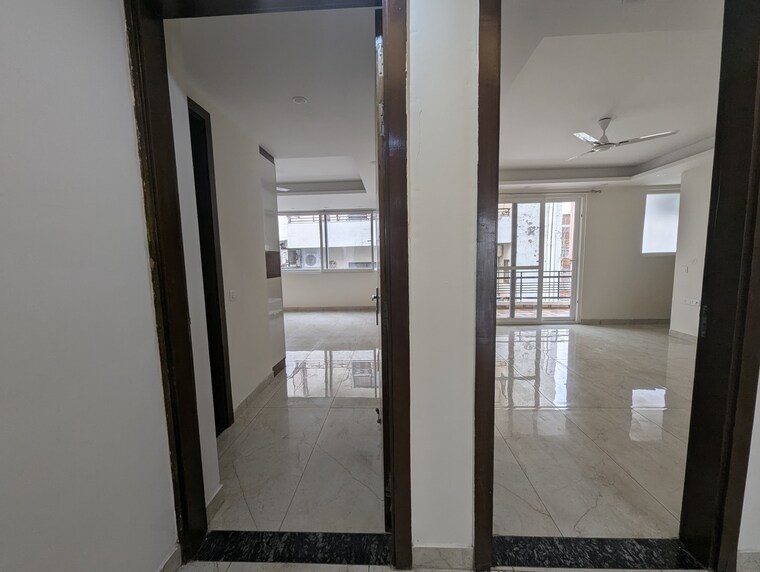 Room, smart-world-orchard 2 Bedroom 1250 Sq.Ft. Apartment In Sector 61 Gurgaon 9543389