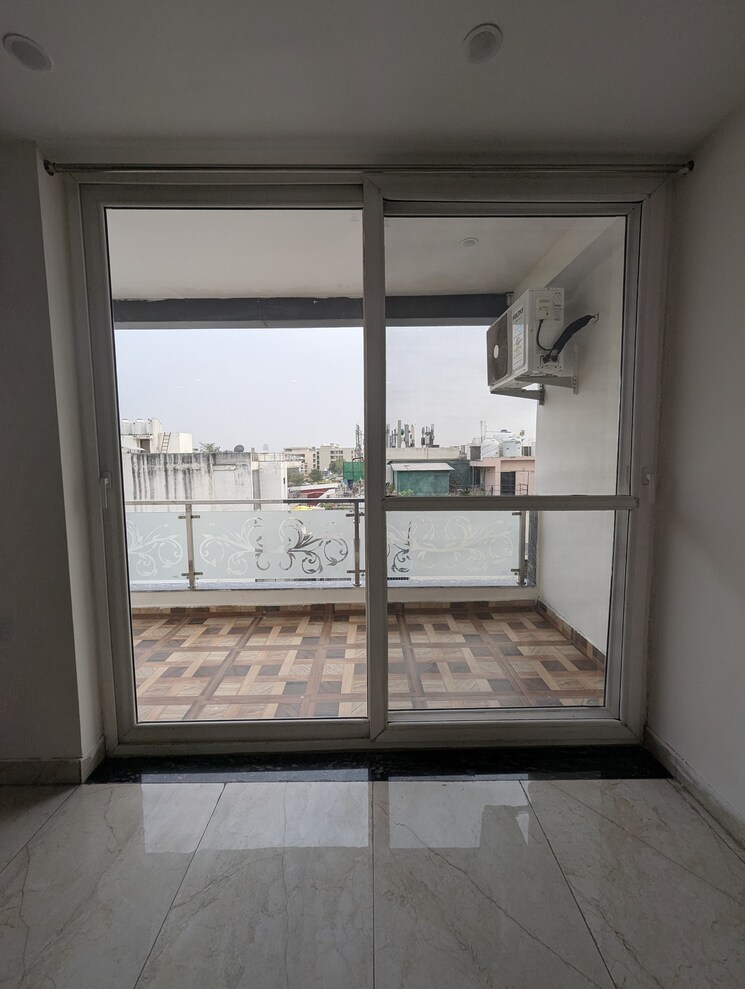 Room, smart-world-orchard 2 Bedroom 1250 Sq.Ft. Apartment In Sector 61 Gurgaon 9543389
