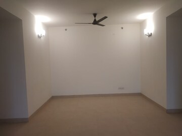Room in 2.5 BHK Apartment at M3M Sky City, Sector 65 – for Rent