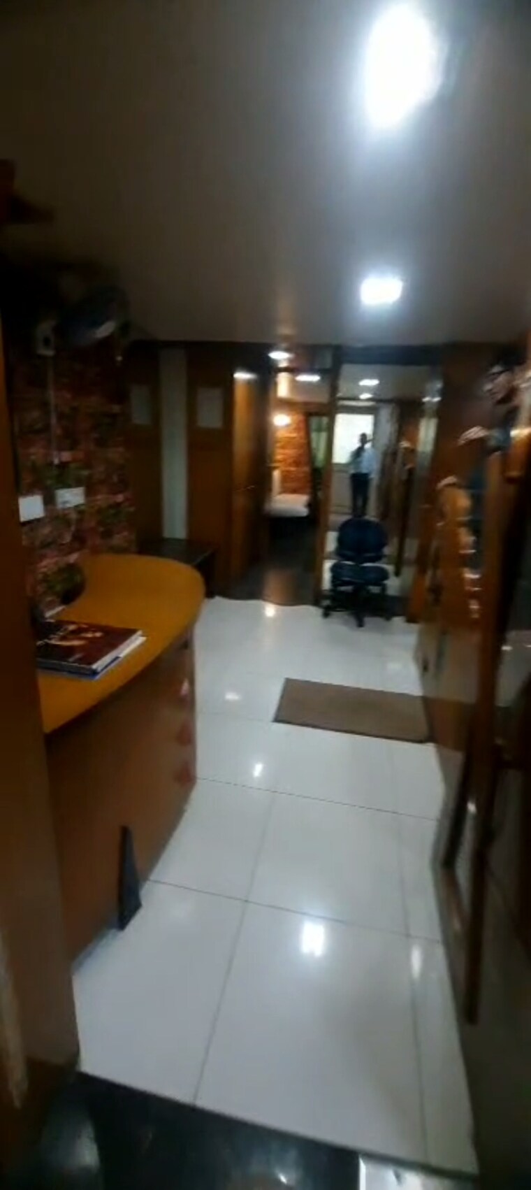 undefined, kuber-complex Commercial Office Space 450 Sq.Ft. In Andheri West Mumbai 9543456