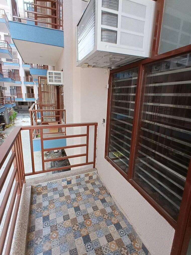 Balcony, sushant golf city 3 Bedroom 1000 Sq.Ft. Apartment In Sushant Golf City Lucknow 9543421