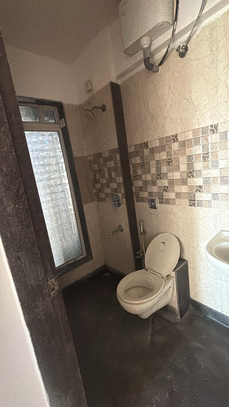 Bathroom, asha-ashok-smruti 1 Bedroom 450 Sq.Ft. Apartment In Vadavali Thane 9543466