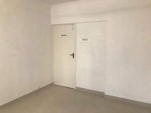 Room in 2 BHK Apartment at Serenity Tower, Andheri West – for Rent